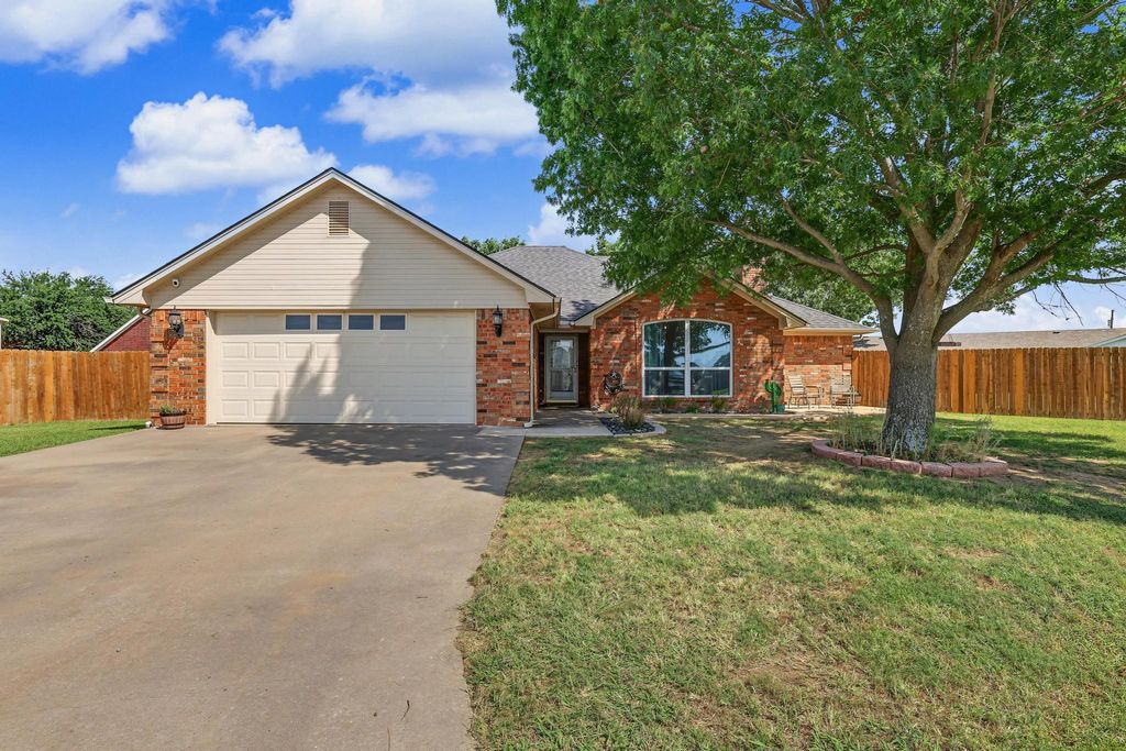 202 Daniel Court, Collinsville, TX 76233