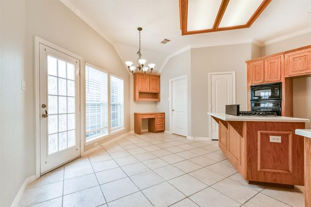 314 Parkwood Village Drive, Friendswood, TX 77546