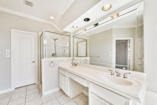 314 Parkwood Village Drive, Friendswood, TX 77546
