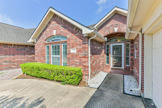 314 Parkwood Village Drive, Friendswood, TX 77546