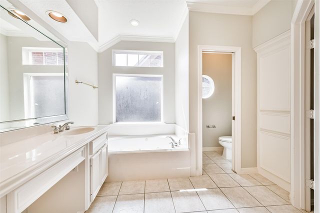 314 Parkwood Village Drive, Friendswood, TX 77546