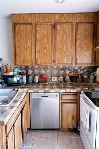 9010 Newport, Fontana, CA 92335