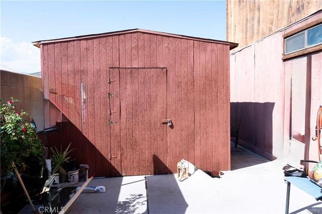 9010 Newport, Fontana, CA 92335