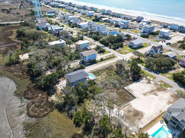 204 W Pelican Drive, Oak Island, NC 28465
