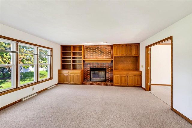 858 Chalfont Drive, Sun Prairie, WI 53590