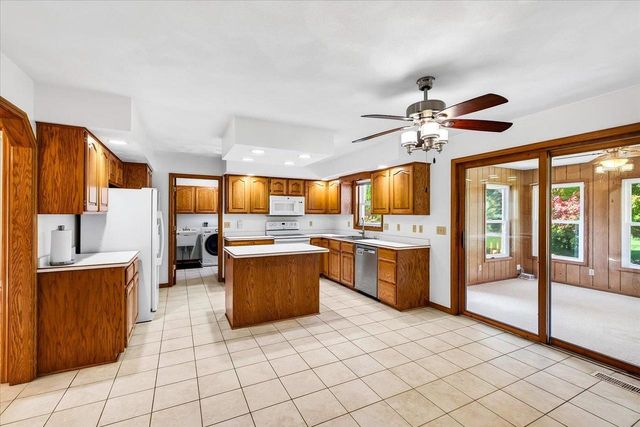 858 Chalfont Drive, Sun Prairie, WI 53590