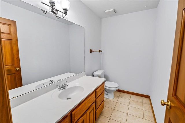 858 Chalfont Drive, Sun Prairie, WI 53590