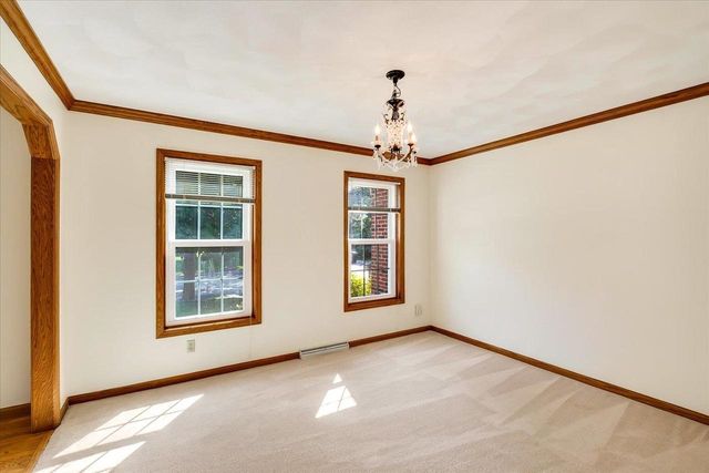 858 Chalfont Drive, Sun Prairie, WI 53590