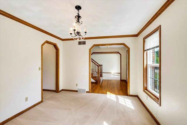 858 Chalfont Drive, Sun Prairie, WI 53590