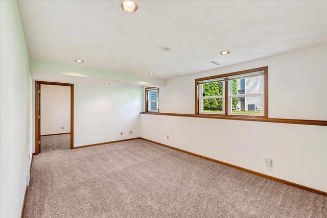 858 Chalfont Drive, Sun Prairie, WI 53590