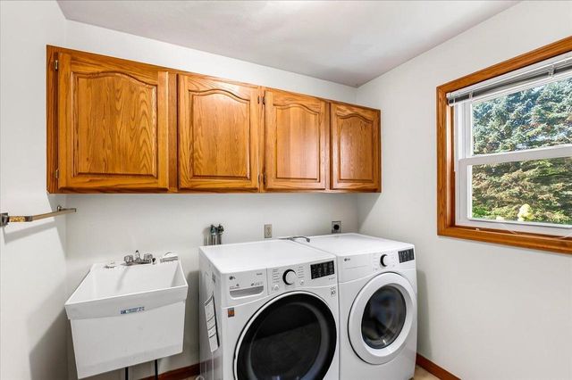858 Chalfont Drive, Sun Prairie, WI 53590