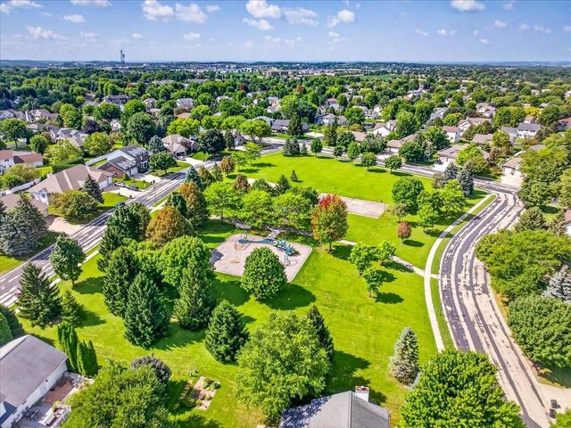 858 Chalfont Drive, Sun Prairie, WI 53590