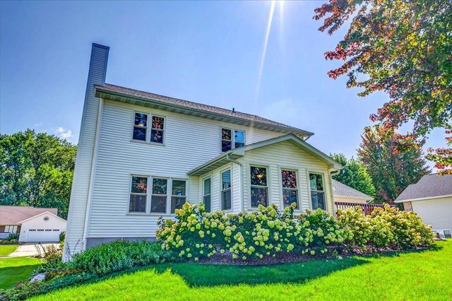 858 Chalfont Drive, Sun Prairie, WI 53590
