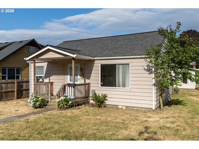 1217 7TH Ave, Longview, WA 98632