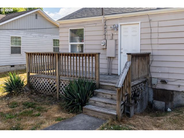 1217 7TH Ave, Longview, WA 98632