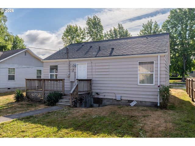 1217 7TH Ave, Longview, WA 98632