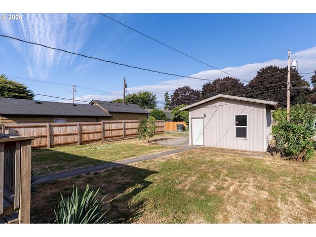 1217 7TH Ave, Longview, WA 98632