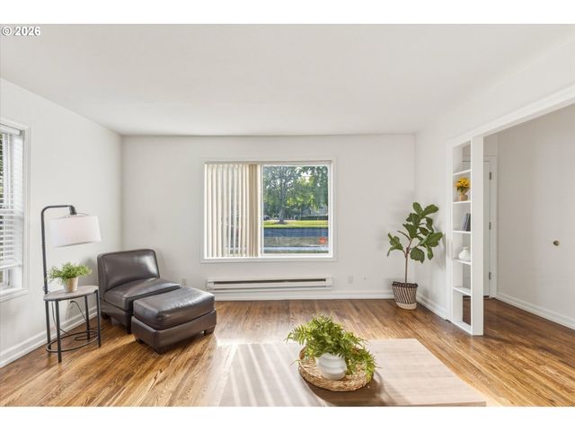 1217 7TH Ave, Longview, WA 98632