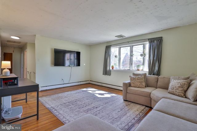 212 LEA LN, Warminster, PA 18974