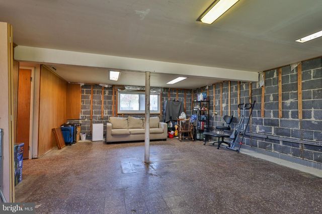 212 LEA LN, Warminster, PA 18974
