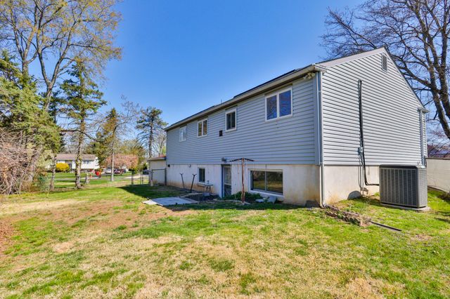 212 LEA LN, Warminster, PA 18974