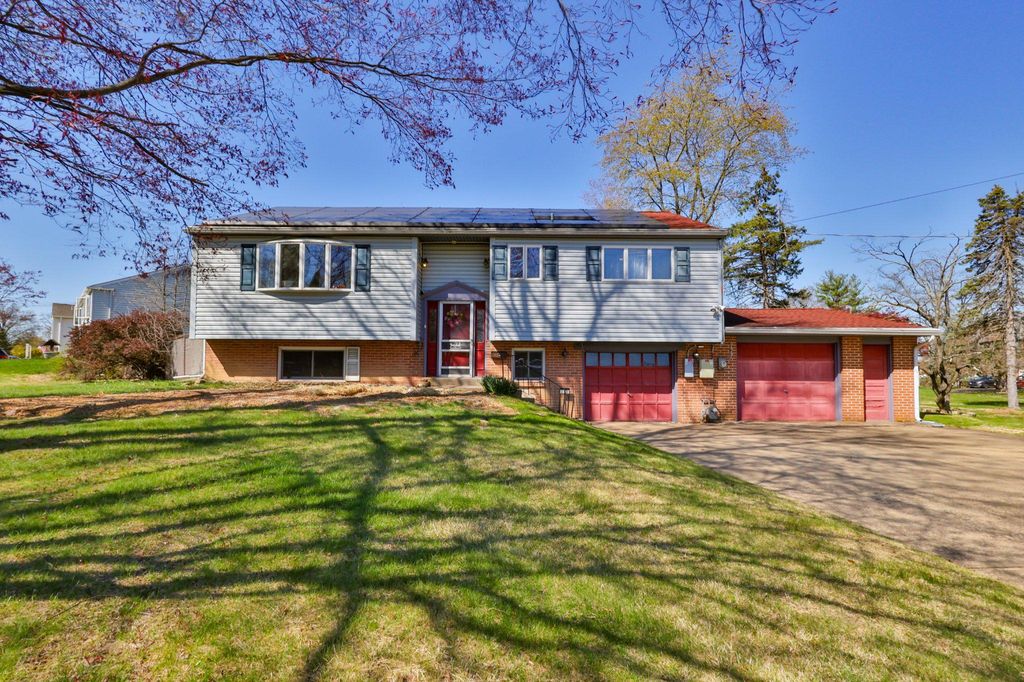 212 LEA LN, Warminster, PA 18974