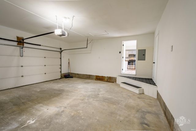 5704 E Robert Street, Muncie, IN 47303