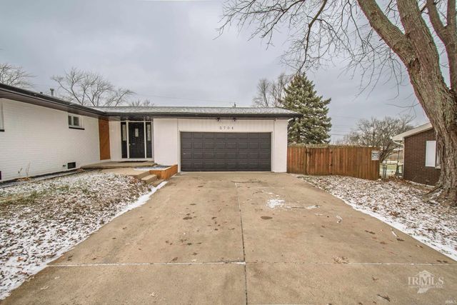 5704 E Robert Street, Muncie, IN 47303