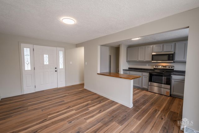 5704 E Robert Street, Muncie, IN 47303