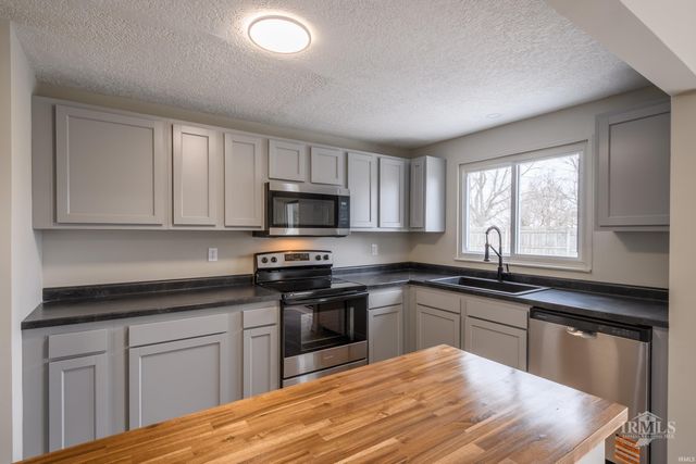 5704 E Robert Street, Muncie, IN 47303