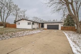 5704 E Robert Street, Muncie, IN 47303