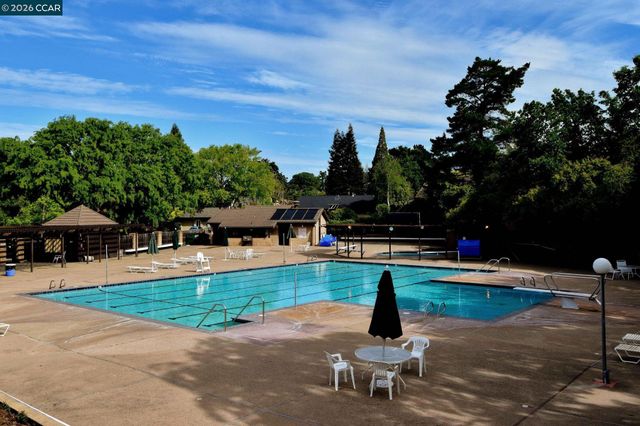 1109 Cardigan Dr, Walnut Creek, CA 94596