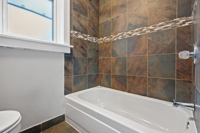 3752 W Division Street 1E, Chicago, IL 60651