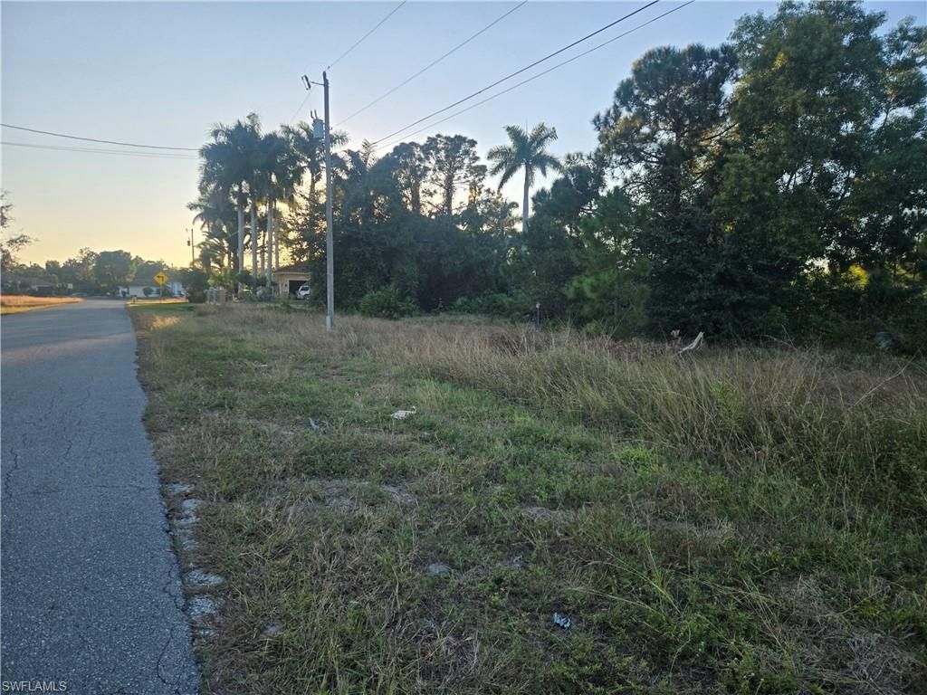 521 Denbigshire ST, LEHIGH ACRES, FL 33974 — photo 3