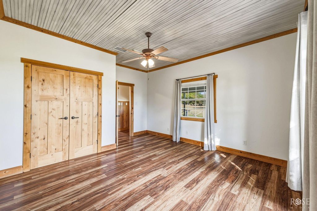 Image 17 of property listing at 754 Ischar Lane, Mason, TX 76856