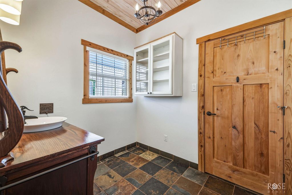 Image 20 of property listing at 754 Ischar Lane, Mason, TX 76856