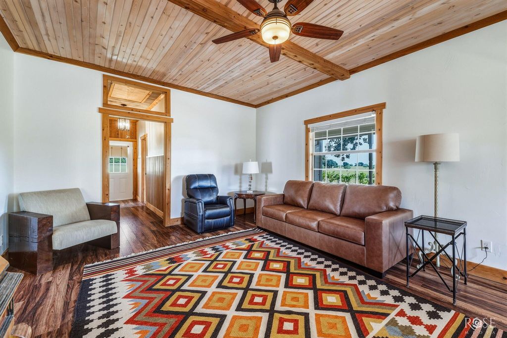 Image 9 of property listing at 754 Ischar Lane, Mason, TX 76856