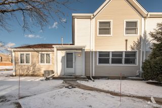 1336 INVERRARY Lane 1336, Deerfield, IL 60015