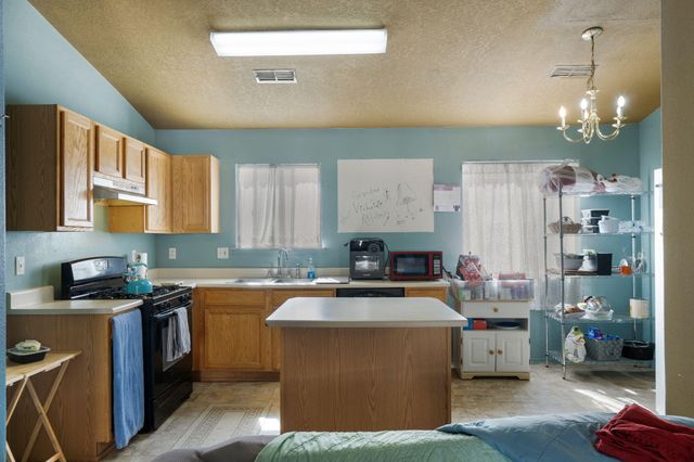 8901 Via Del Oro SW, Albuquerque, NM 87121