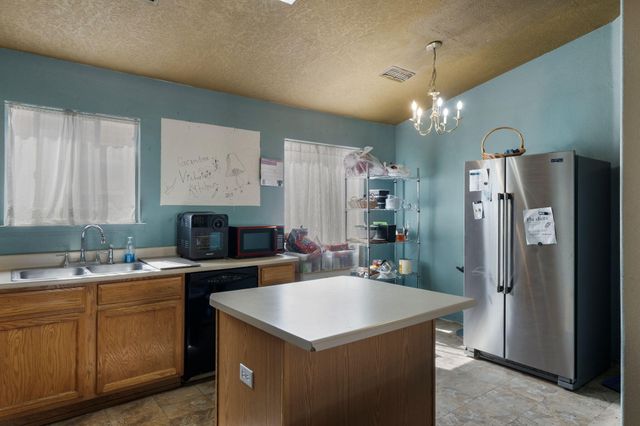 8901 Via Del Oro SW, Albuquerque, NM 87121