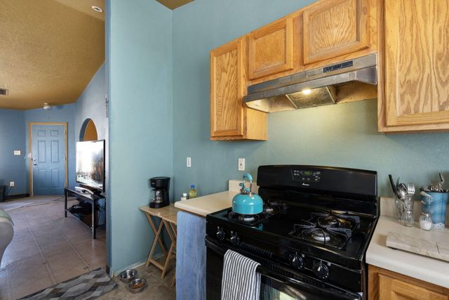 8901 Via Del Oro SW, Albuquerque, NM 87121