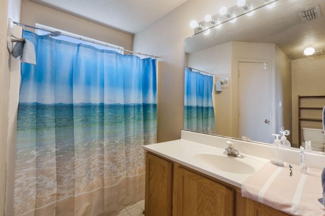 8901 Via Del Oro SW, Albuquerque, NM 87121