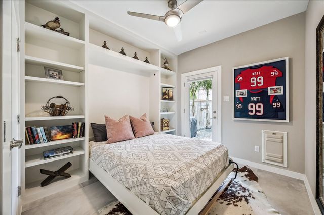 526 W 26th Street, Houston, TX 77008