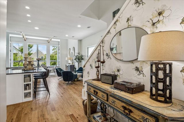526 W 26th Street, Houston, TX 77008