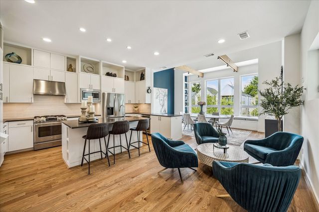 526 W 26th Street, Houston, TX 77008