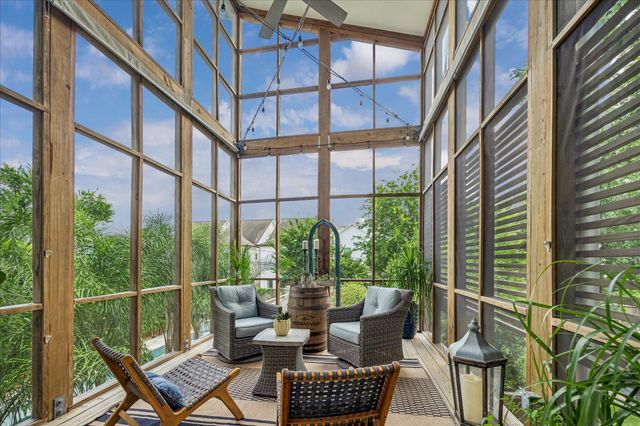 526 W 26th Street, Houston, TX 77008
