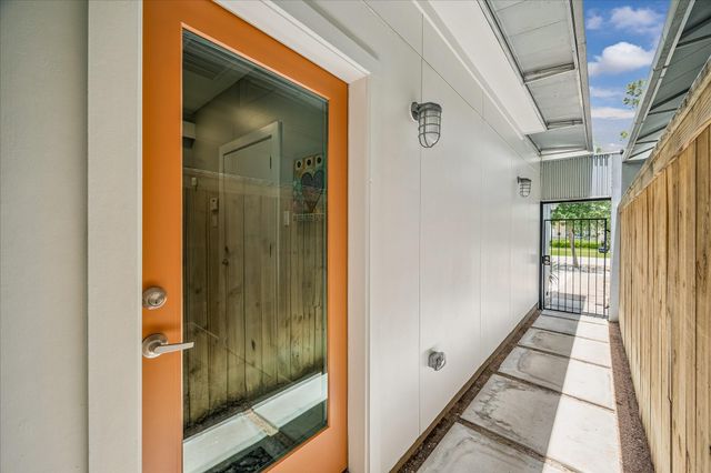 526 W 26th Street, Houston, TX 77008