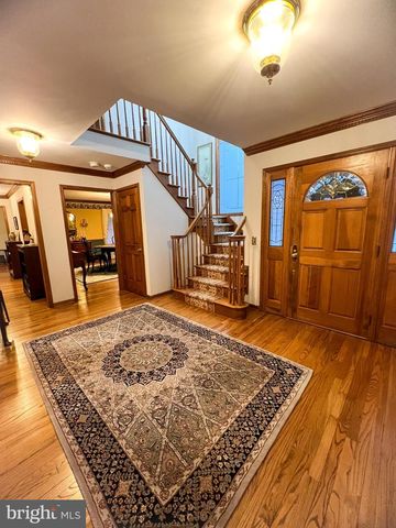 2 CONSTITUTION, Flemington, NJ 08822