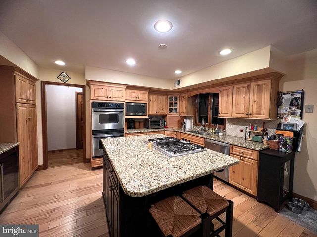 2 CONSTITUTION, Flemington, NJ 08822