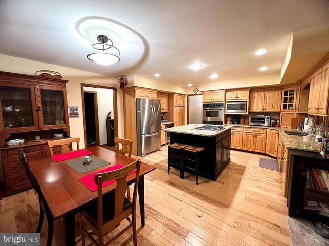 2 CONSTITUTION, Flemington, NJ 08822